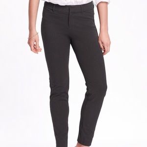 Old Navy Petite Mid-Rise Pixie Ankle Pants